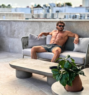 Can Yaman en su casa de Madrid (Instagram)