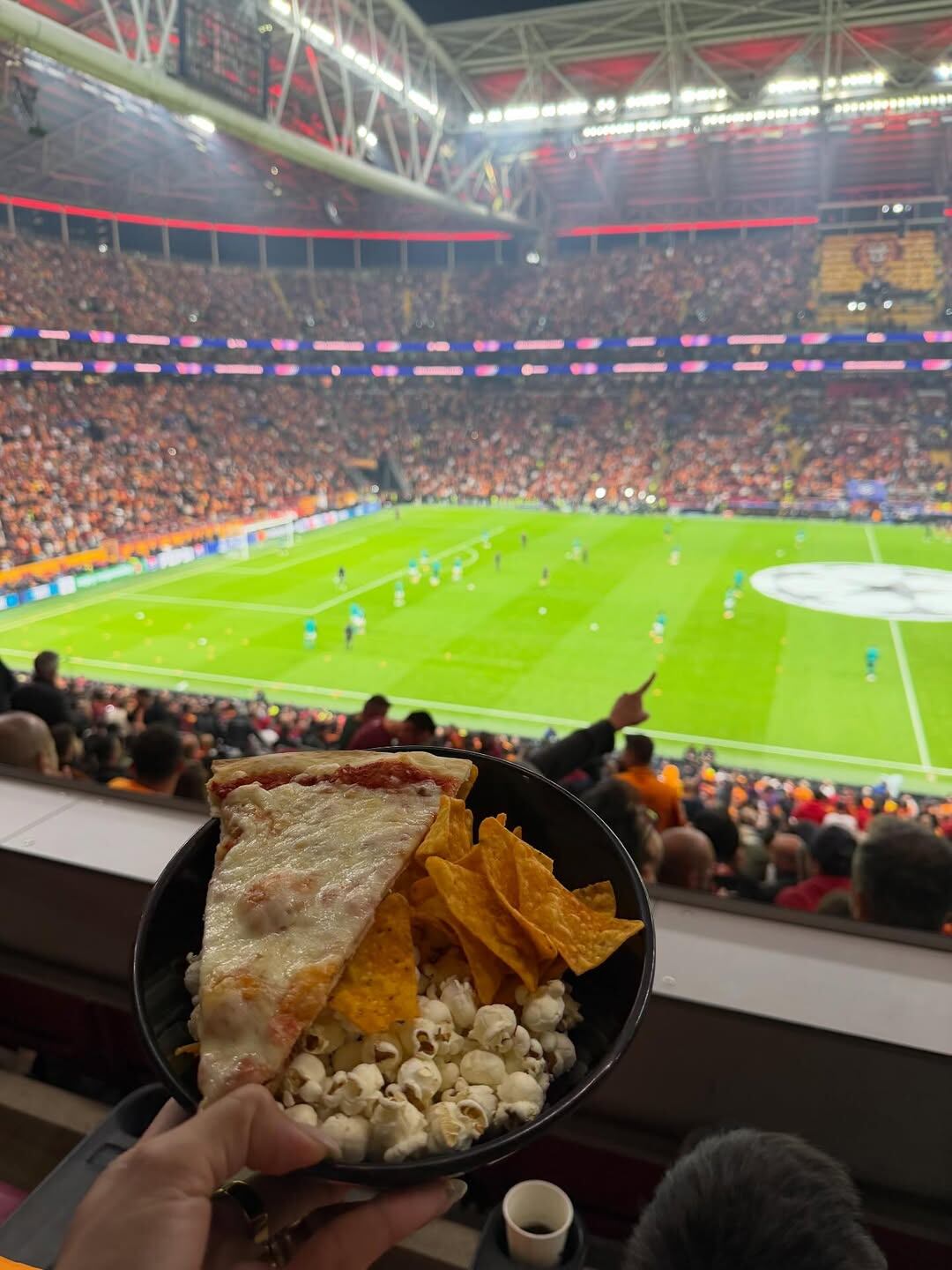 La China Suárez regresó a Turquía y alentó a Mauro Icardi en el estadio del Galatasaray (Instagram)