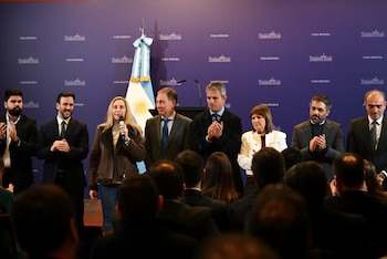 La foto que difundieron desde el oficialismo, para destacar el empoderamiento que tuvo Karina Milei