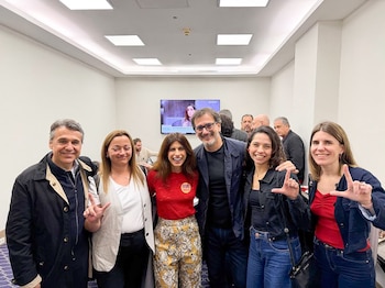Una delegación del Frente Renovador integrada por Cecilia Moreau, Diego Giuliano, Sebastián Galmarini y Marina Salzmann participa hoy en San Pablo del seguimiento del escrutinio de la segunda vuelta de las elecciones presidenciales de Brasil, por invitación formal del Partido de los Trabajadores (PT).