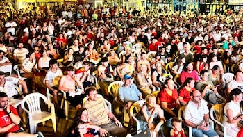 Gran fiesta en Foios (Valencia) por el gol de Ferran Torres:"Es histórico que un hijo del pueblo dé el Mundial a España"