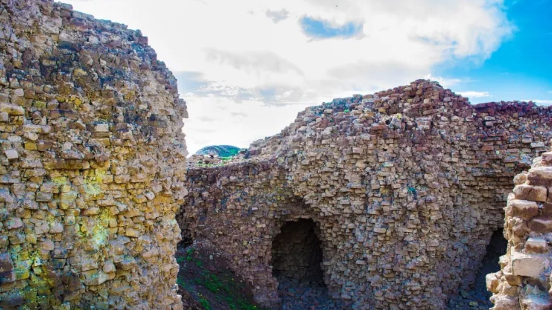 Las fortificaciones de Babilonia, construidas principalmente en adobe, demuestran la avanzada tecnología constructiva de la antigua Mesopotamia (foto: Wikimedia)