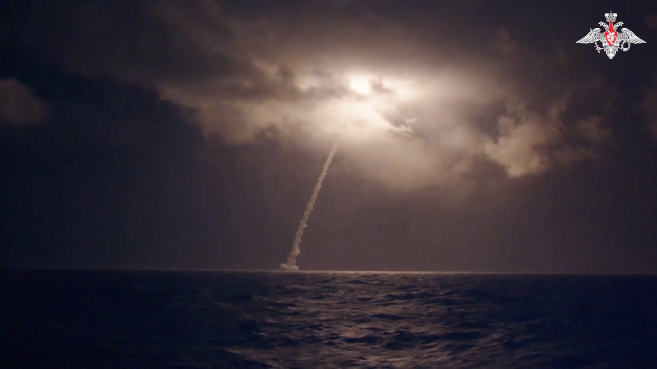 Rusia probó el lanzamiento de un misil Bulavá desde un submarino nuclear en el mar de Ojotsk