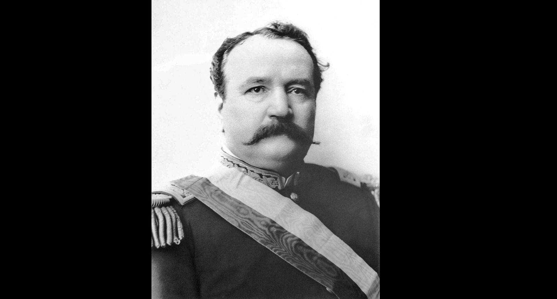 El fallecimiento de Morales Bermúdez en pleno mandato dejó al Perú en una delicada situación política, abriendo paso a disputas de poder que desembocaron en una guerra civil. (BNP)