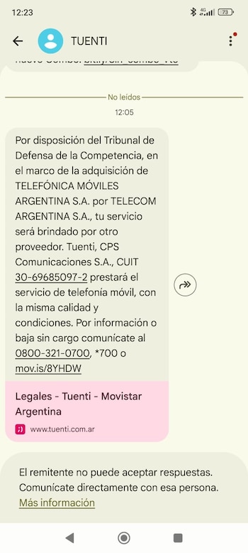 Captura de pantalla de un teléfono móvil con un mensaje de texto del remitente Tuenti sobre condiciones de un servicio de telefonía