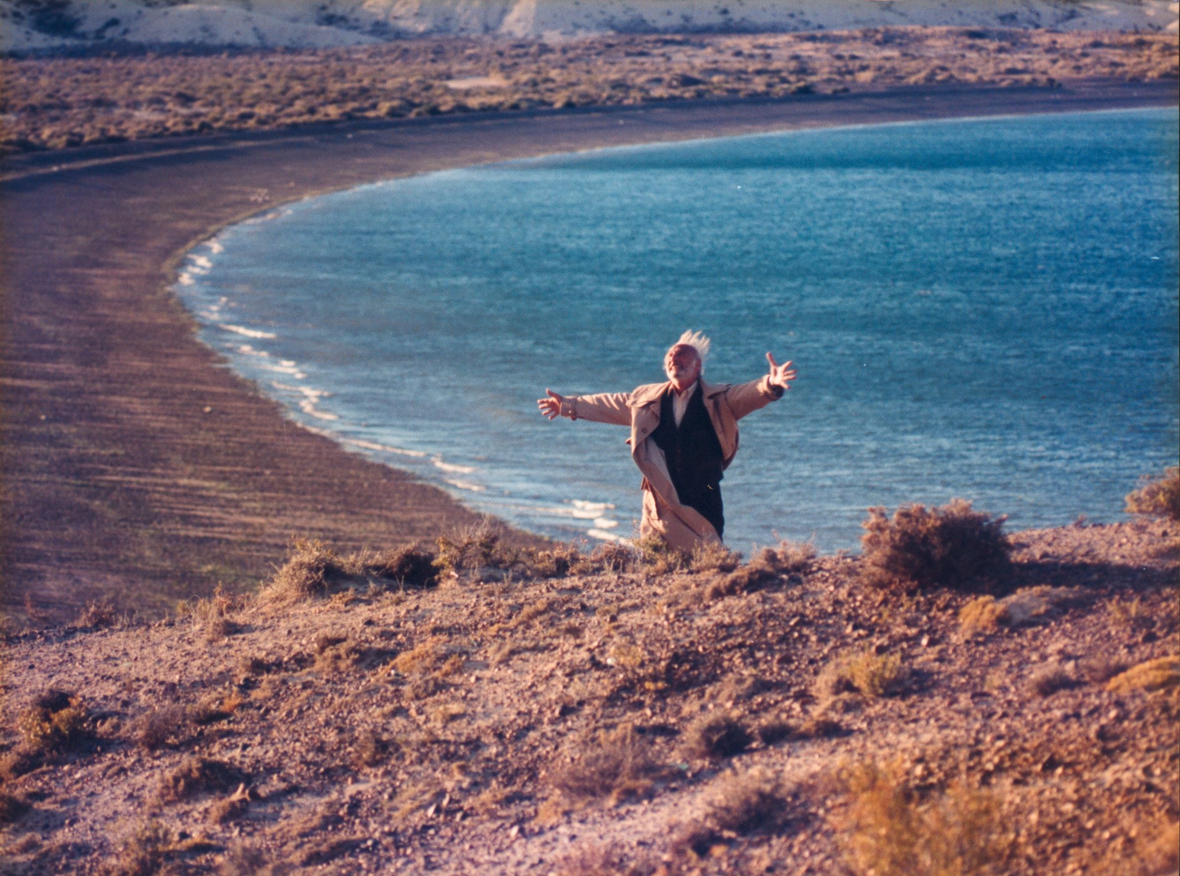 El grito que marcó a una generación: Héctor Alterio en Caballos Salvajes (Imagen promocional cortesía de Netflix)