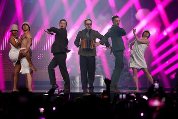 KAJ, en representación de Suecia,