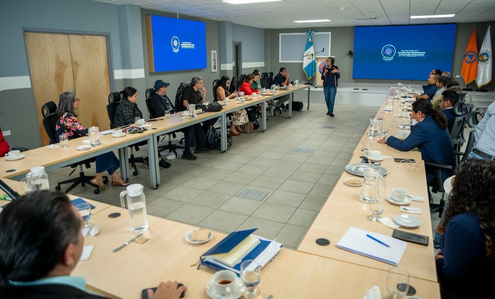 La entidad pone nombre a los puntos críticos y explica por qué preocupa su ocupación. Habla de pendientes, cercanía a cuerpos de agua y un riesgo constante. La recomendación clave busca anticiparse a una emergencia (Foto cortesía CONRED)