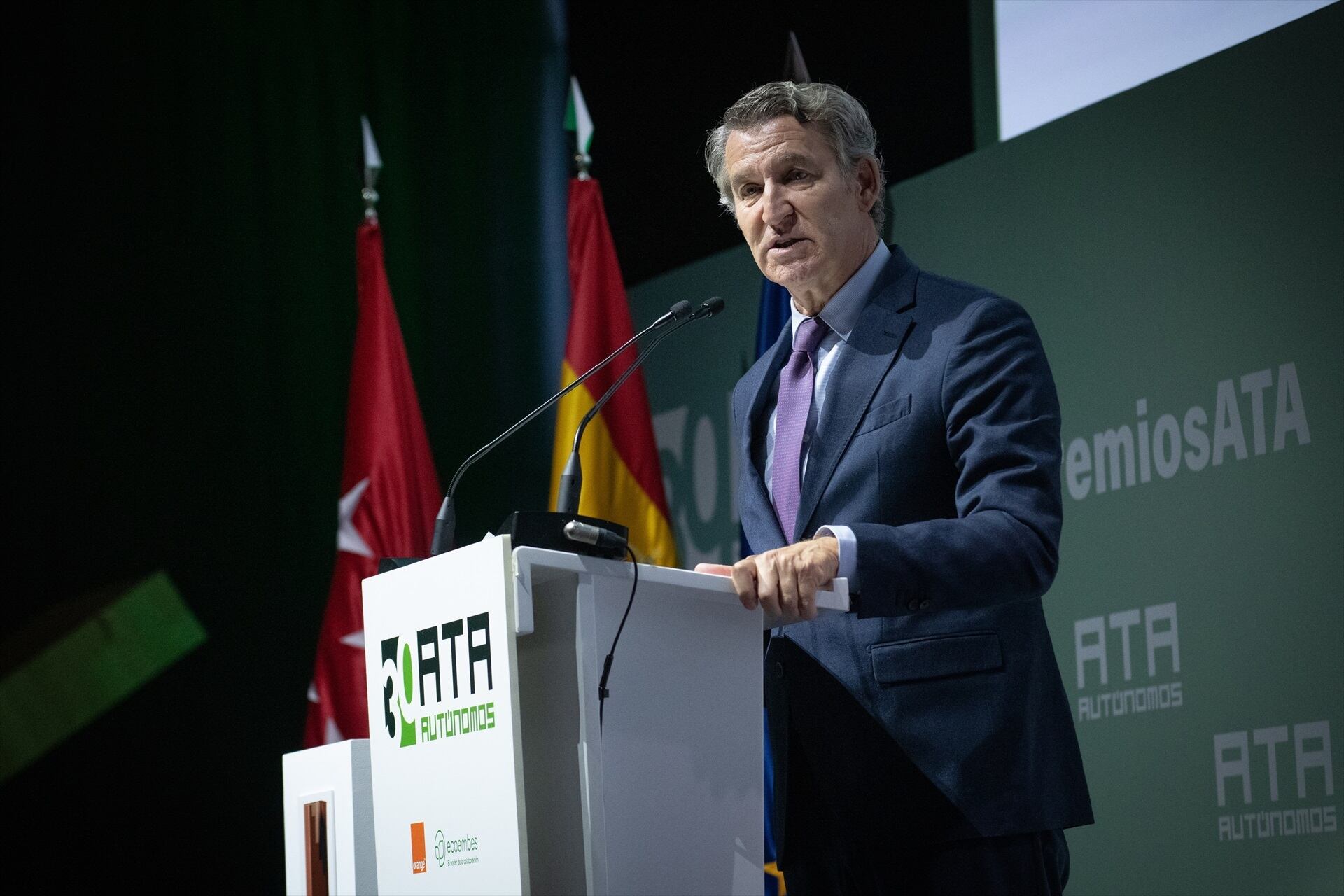 Alberto Núñez Feijóo durante los Premios Autónomo del Año, en el Auditorio Santander, a 27 de octubre de 2025 (Fernando Sánchez / EuropaPress)