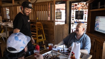 Algunos de los restaurantes de barbacoa más antiguos de Texas cierran sus puertas ante el aumento del precio de la carne