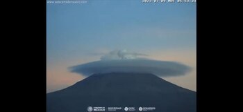 Nubes lenticulares adornan al icónico