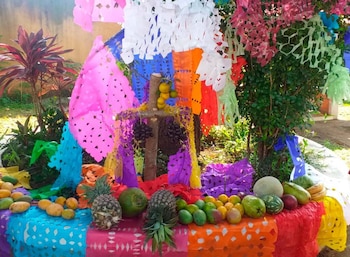 La Fiesta de las Cruces se celebra en América Latina cada 3 de mayo, uniendo tradiciones indígenas y cristianas en torno al símbolo de la cruz. (Cortesía: Ágape)