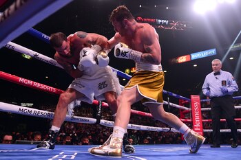 Canelo terminó con su adversario