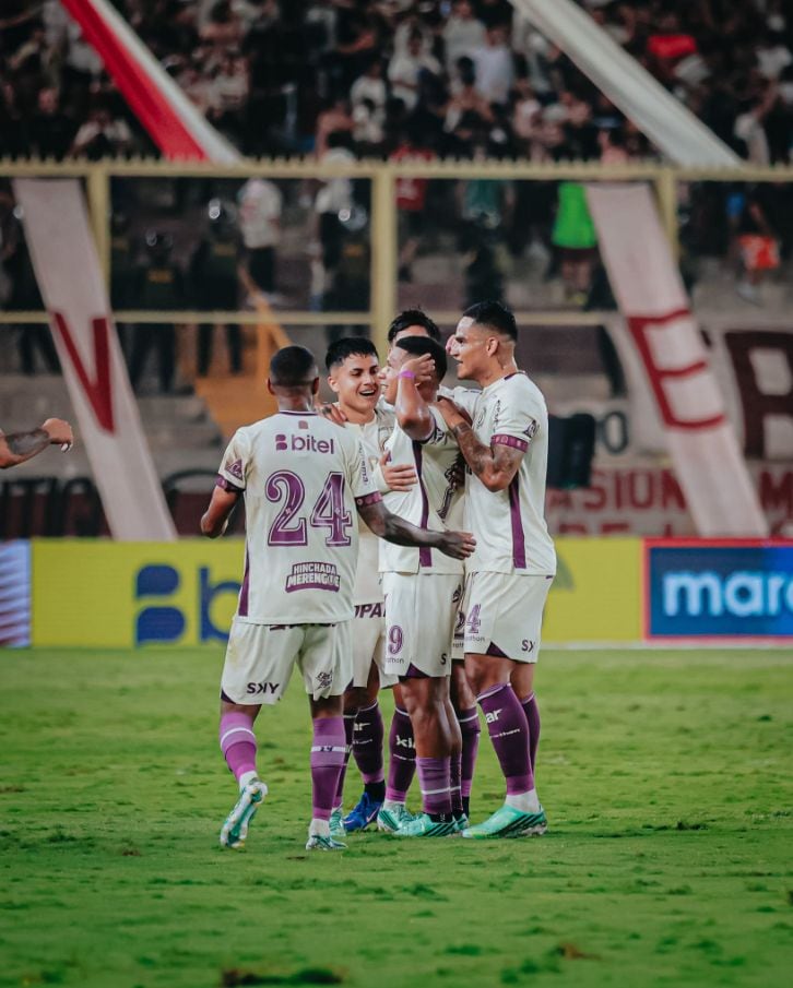 El festejo de Edison Flores despertó curiosidad entre los hinchas, pero el propio jugador explicó que se trata de un gesto que repite tanto en Universitario como en la selección peruana. Además, advirtió que al equipo aún le quedan finales por disputar. (Liga 1)