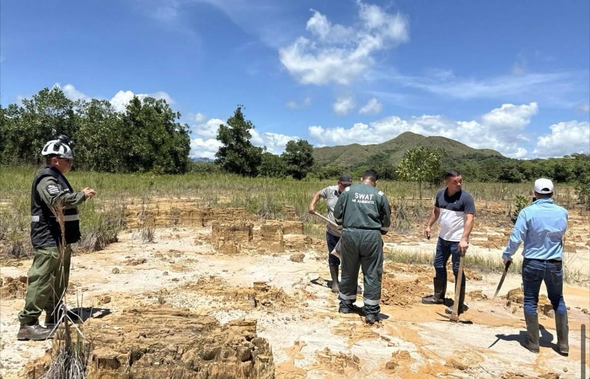 La antigua mina El Remance, en Veraguas, permanece abandonada desde 1999 y conserva depósitos de residuos mineros que representan un pasivo ambiental. Tomada de MiAmbiente