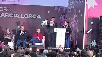 Clara Brugada anuncia que habrá 12 mil libros gratis en la FIL del Zócalo 2026: “Aquí está prácticamente erradicado el analfabetismo”