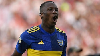 Luis Advíncula se quedará, inicialmente,