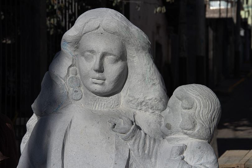 La escultura tallada en piedra de la Virgen de El Cisne desapareció misteriosamente durante el gobierno de Rafael Correa.