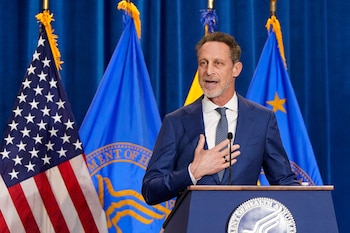 Cinco de las seis cirugías de espalda de Mark Hyman ocurrieron en los últimos seis años, con una nueva lesión en 2020 y otra operación en plena pandemia (REUTERS/Elizabeth Frantz)