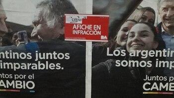 El Ministerio de Espacio Público porteño fiscaliza la legalidad de la cartelería electoral.