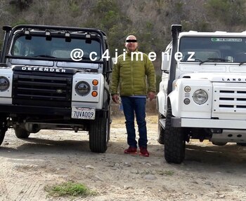 Se fotografiaba visitando países como