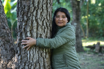 Naty Valdez es una verdadera cuidadora de la Yunga. Los guaraníes saben y sienten cómo la cultura ancestral repara el bosque