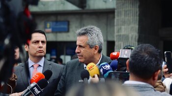 El ministro Luis Fernando Velasco