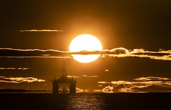 El petróleo sigue a la baja: cayó más de 5% por el avance de las negociaciones en Medio Oriente. EFE/TATYANA ZENKOVICH