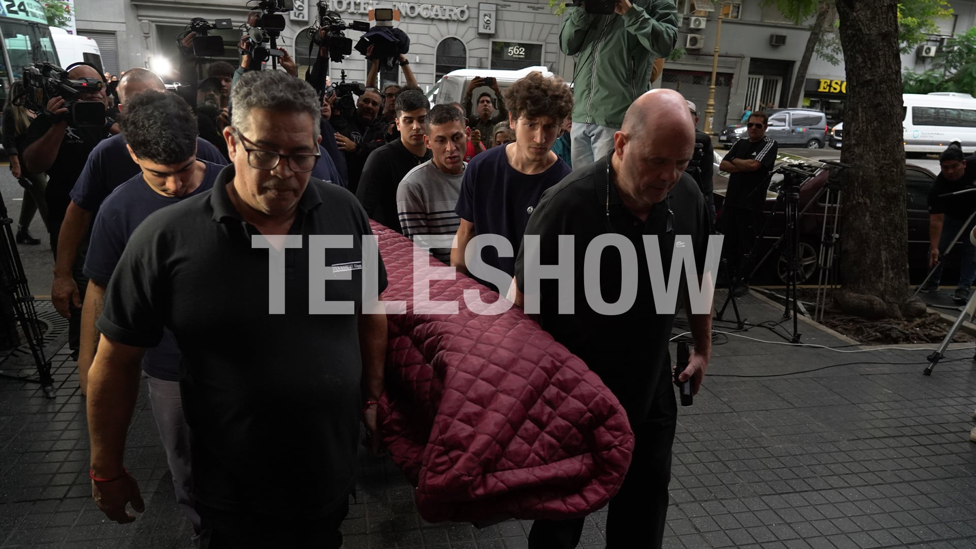 Los restos mortales del querido actor llegaron a la Legislatura porteña para ser velados públicamente (RSFotos)