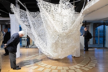 Inauguró la exposición "Habitar el misterio", la antesala de la visita de León XIV
