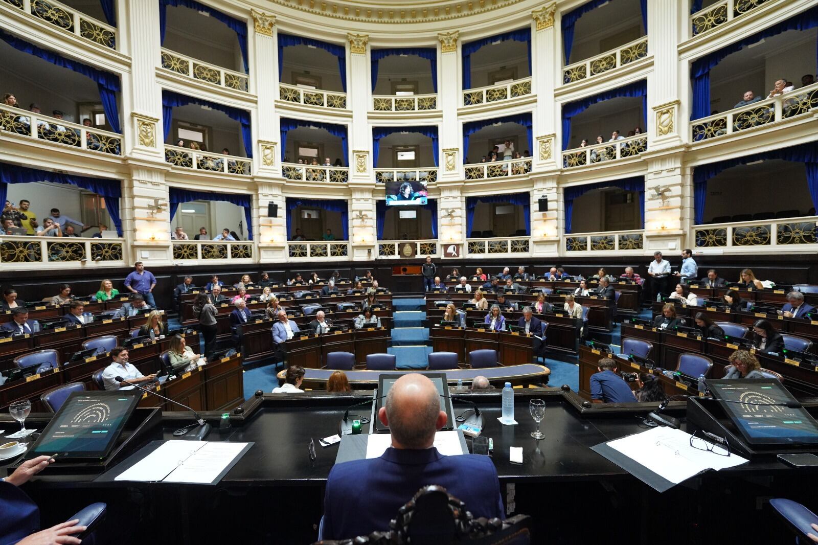 El peronismo empieza a buscar los votos para modificar los plazos de la elección bonaerense