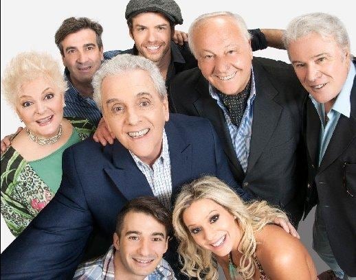 Nazareno Mottola fue parte de todas las temporadas teatrales de Más respeto que soy tu madre, la obra teatral protagonizada por Antonio Gasalla