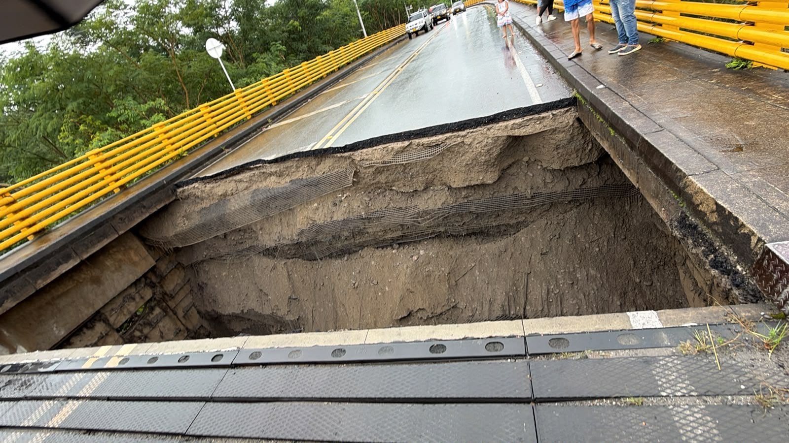 La creciente del río Ariari deja incomunicados a tres municipios del Meta: más de 40 personas han sido rescatadas tras inundaciones