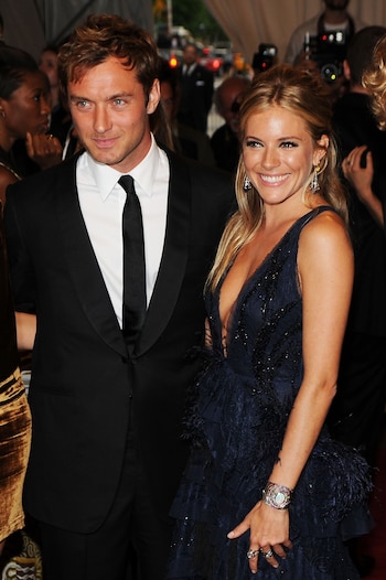 Jude Law y Sienna Miller