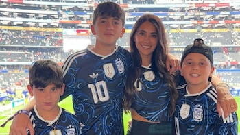 Asi vivieron Antonela Rocuzzo y sus hijos los goles de Messi ante Austria: un gesto loable, la “cábala” y una declaración de amor