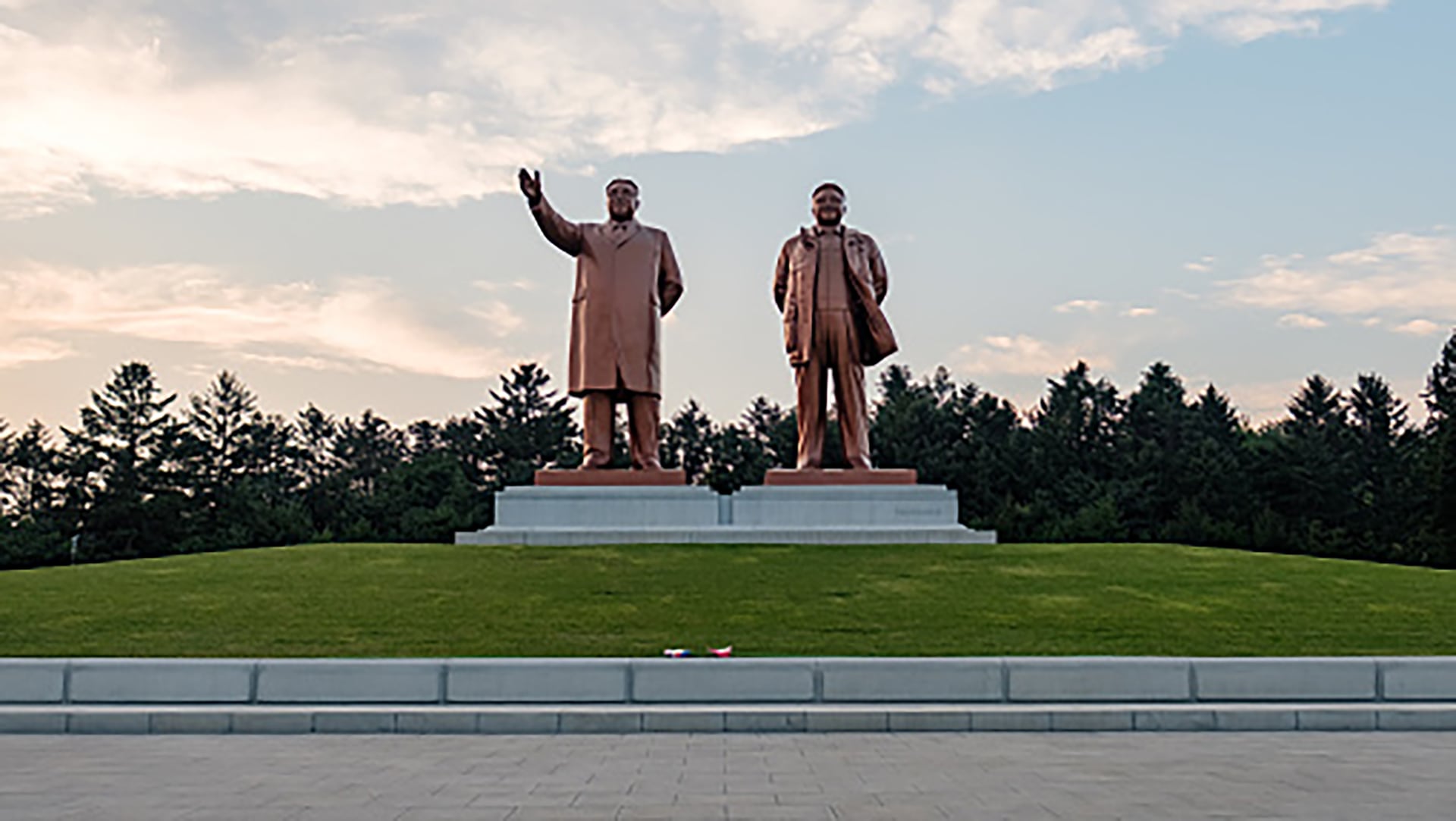 Estatuas de Kim Il Sung y Kim Jong Il en Hamhung, Corea del Norte