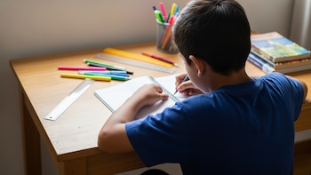 Buscan voluntarios bilingües para ayudar a 200 niños migrantes en California