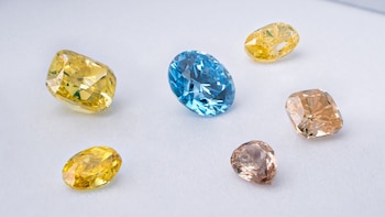 Roba joyas valoradas en 13.000