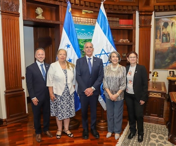 Israel comparte conocimientos en manejo de recursos hídricos, agricultura tecnificada e innovación tecnológica con instituciones hondureñas.