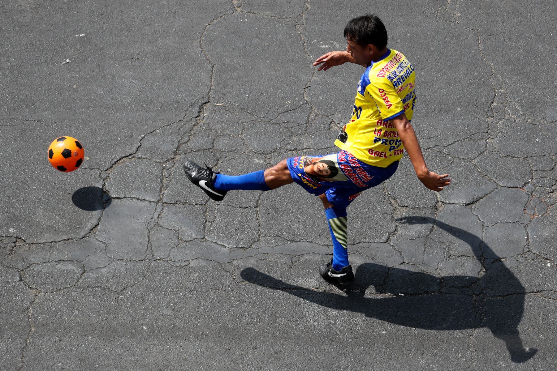 Gobierno propone crear campeonatos interbarrios como estrategia de prevención contra el crimen. (Andina)