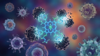 Representación 3D de una molécula brillante de color azul y verde que interactúa con varias células oscuras irregulares, fragmentando una de ellas.