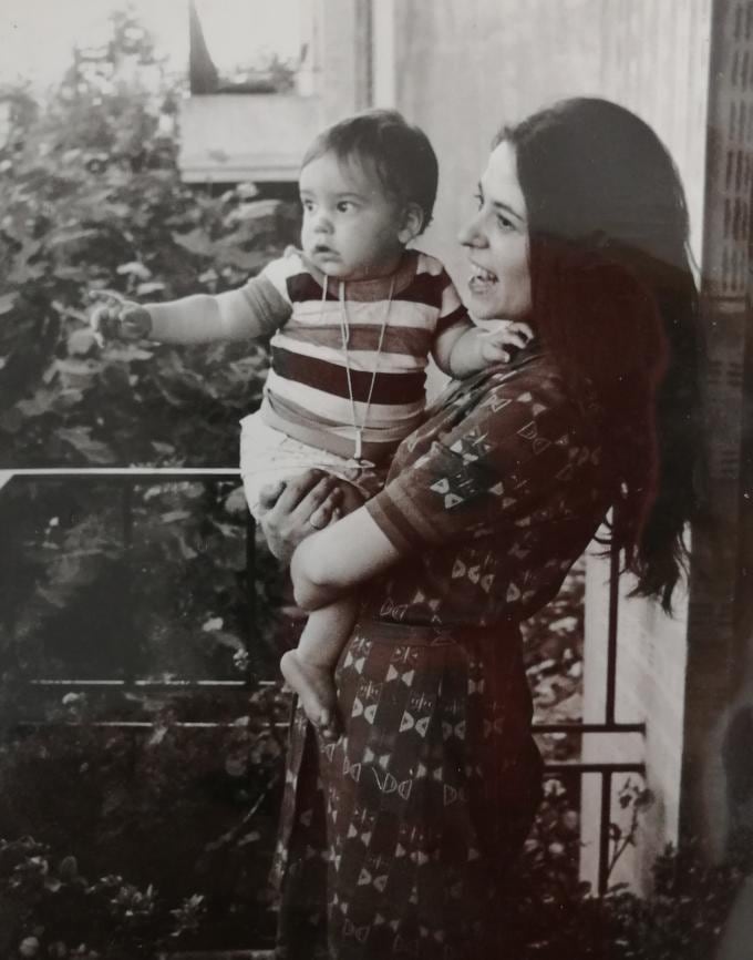 El escritor Andrés Neuman y su mamá