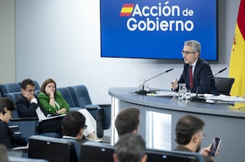 El ministro de Hacienda, Arcadi España, durante una rueda de prensa tras el Consejo de Ministros. Alberto Ortega / Europa Press.