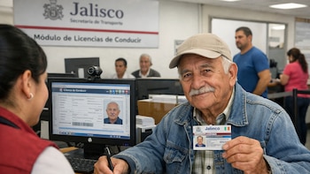 Descuento en licencia de conducir con INAPAM: qué estados lo aplican en 2026