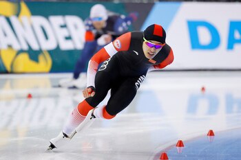 FILE PHOTO: Dec 4, 2021; Salt Lake City, Utah, USA; Ning Zhongyan of China, front, competes against Joey Mantia of the United States in the men?s 1500m race during the ISU World Cup Long Track Speedskating competition at Utah Olympic Oval. Mandatory Credit: Jeffrey Swinger-USA TODAY Sports/File Photo