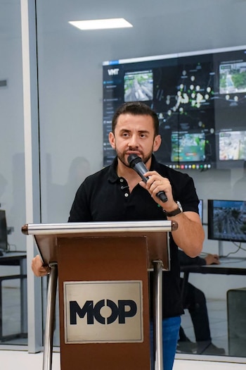 El ministro de Obras Públicas y Transporte, Romeo Rodríguez Hernández, informó que el plan contempla más puntos de inspección, ampliación de horarios en talleres autorizados, duplicación de controles en carretera y sanciones que pueden incluir el decomiso de los vehículos que circulen sin la documentación requerida. (Foto cortesía Secretaría de Prensa de la Presidencia)