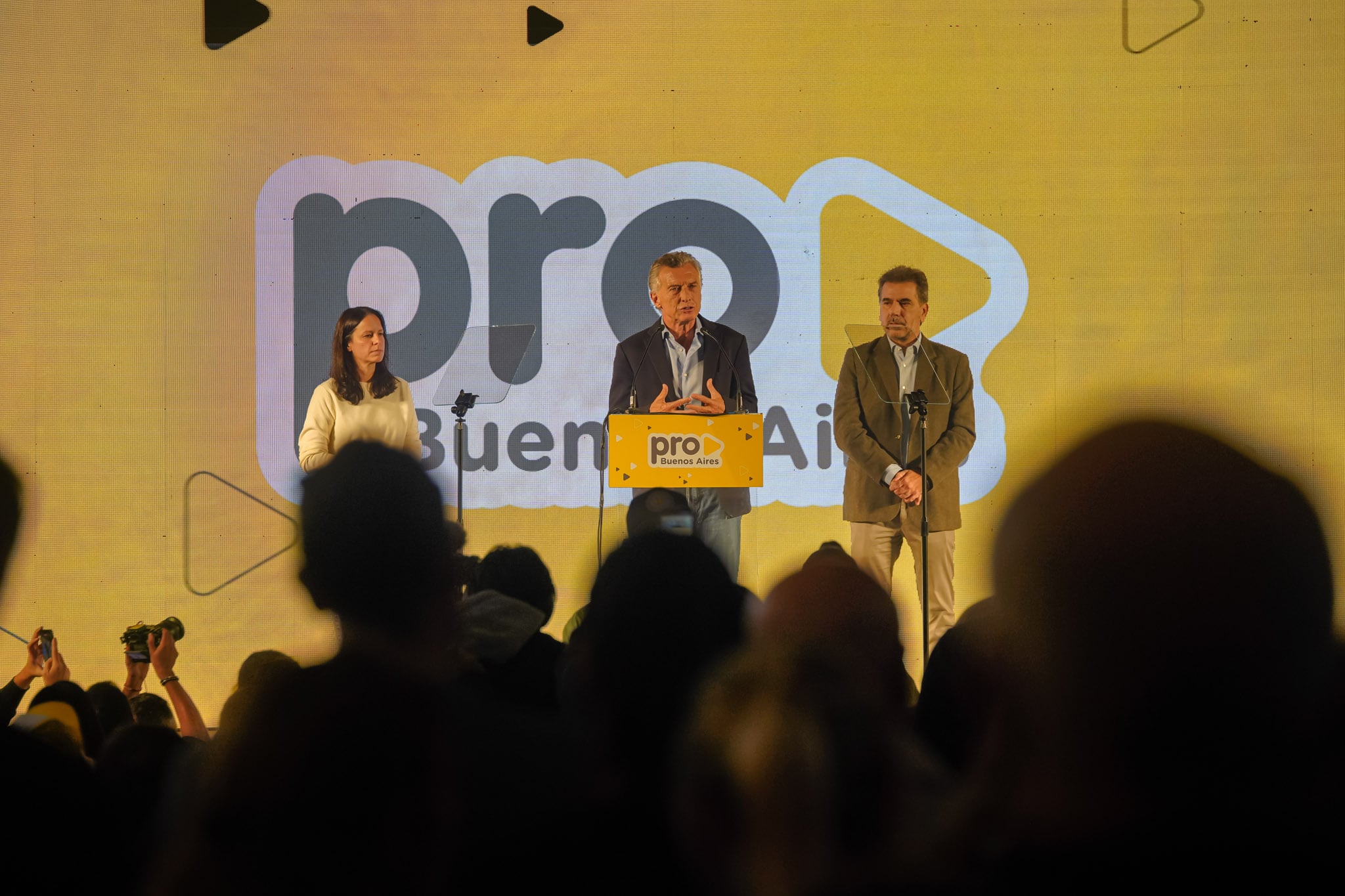 Mauricio Macri, junto a Soledad Martínez y Cristian Ritondo