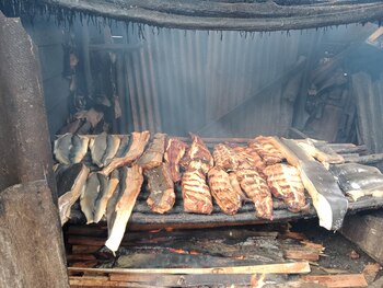 Proceso de ahumado del tollo.
