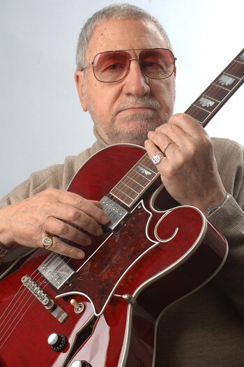 Guitarrista, arreglador y director musical,