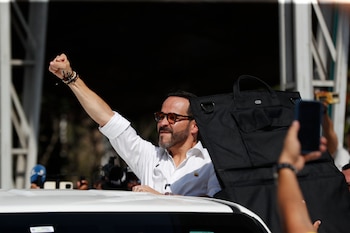 El candidato presidencial del movimiento Defensores de la Patria, Abelardo de la Espriella, votó este domingo en Barranquilla (EFE/ Ernesto Guzmán Jr)